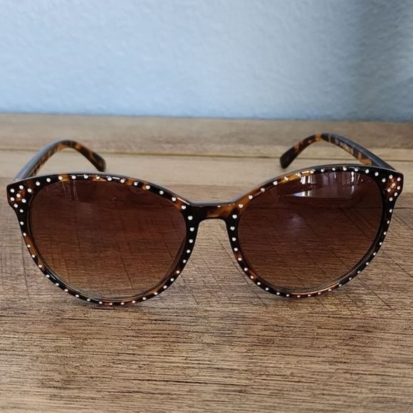 Plastic Everyday Tortoise Shell Sunglasses - Picture 2 of 6